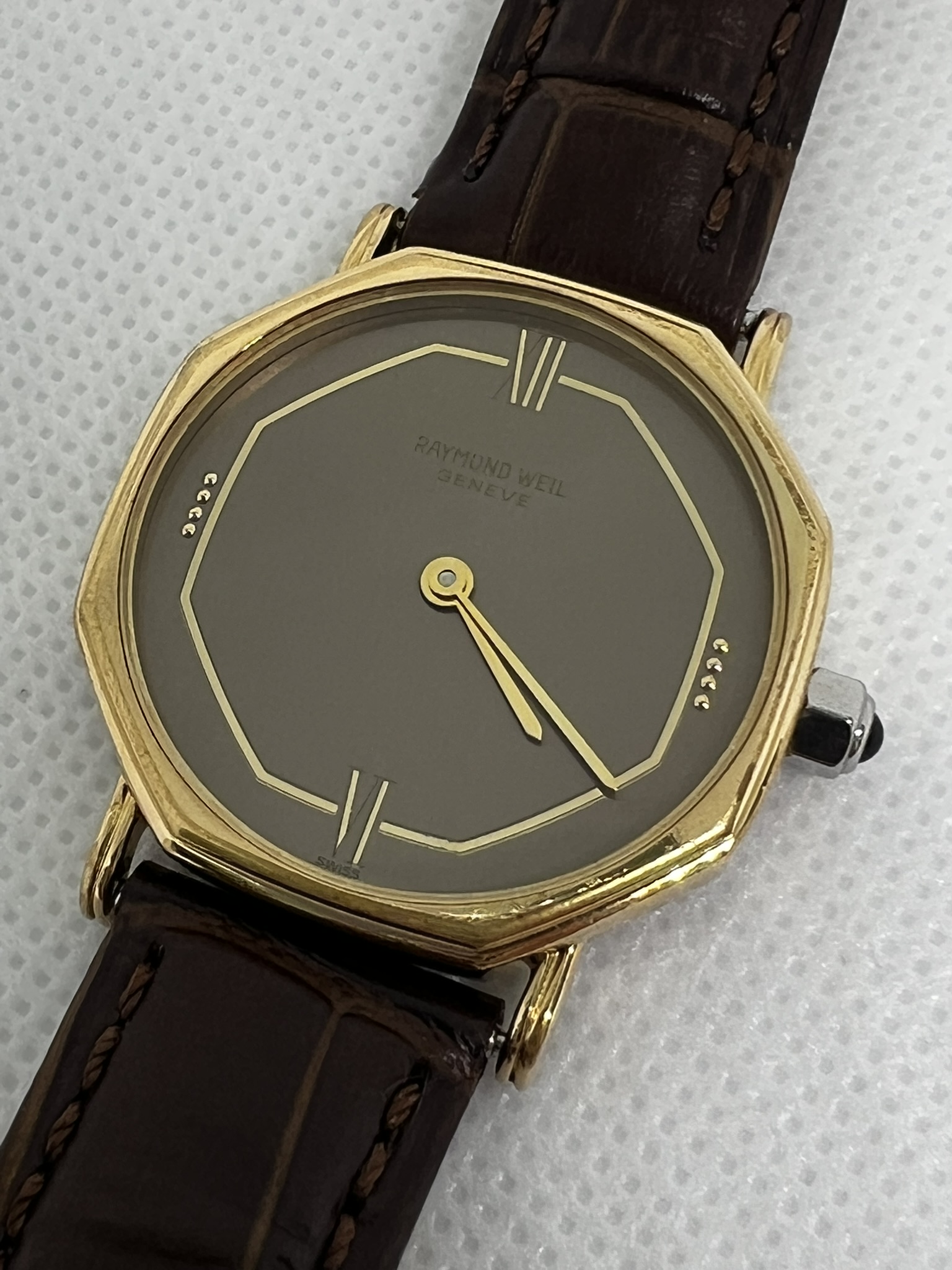 Vintage Raymond Weil Genève 17-Jewel Manual-Wind Dress Watch – Ref. 7030